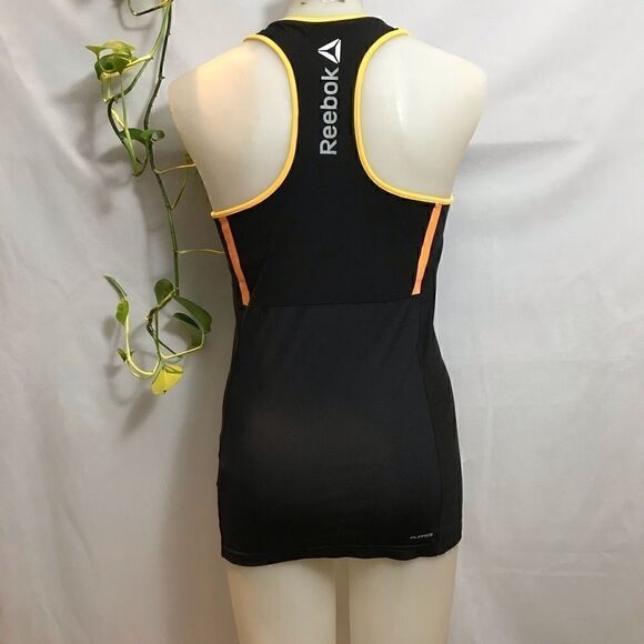 Nwot Reebok ladies workout yoga tank with bra - Picture 2 of 8